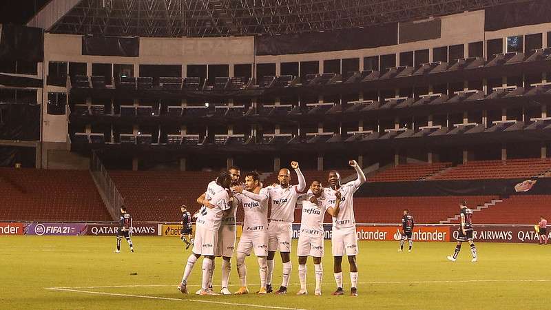 Jogadores do Palmeiras comemoram vitória e recorde em Quito