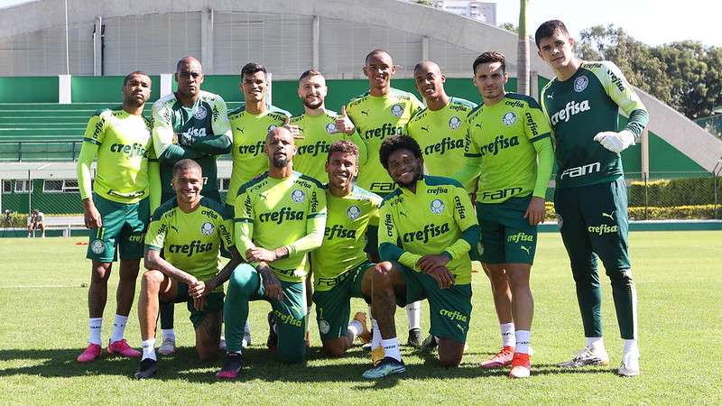 Elenco do Palmeiras em treino na Academia de Futebol