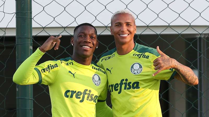 Deyverson e Patrick de Paula em treino do Palmeiras