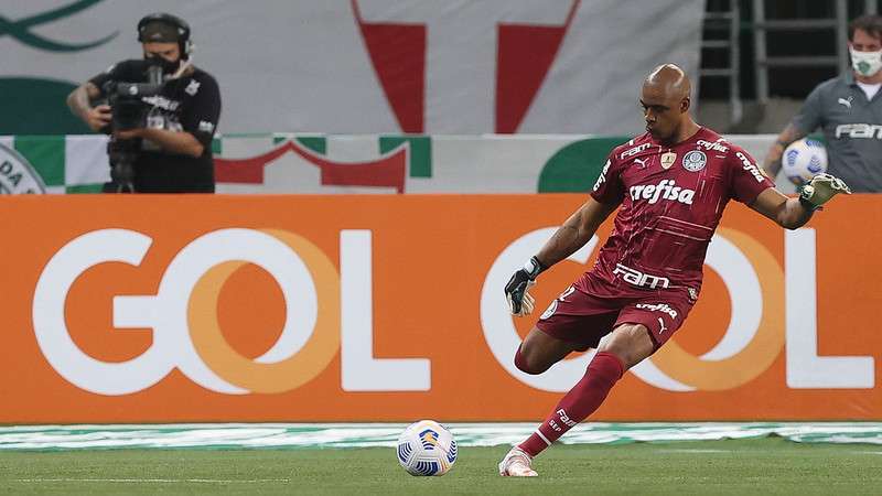 Jailson em partida do Palmeiras contra a Chapecoense no Allianz Parque