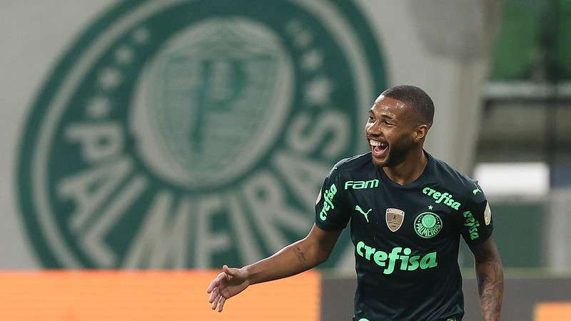 Wesley marca seu primeiro gol pelo time profissional do Corinthians