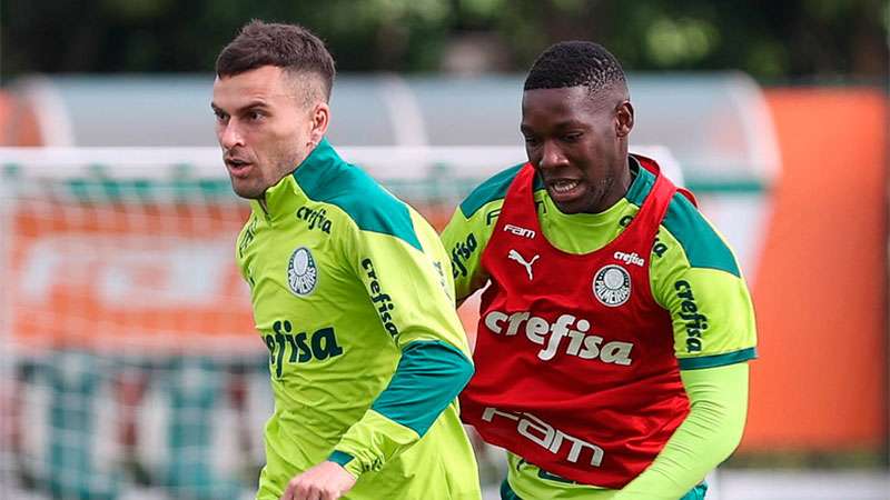 Lucas Lima e Patrick de Paula treinam na Academia de Futebol do Palmeiras