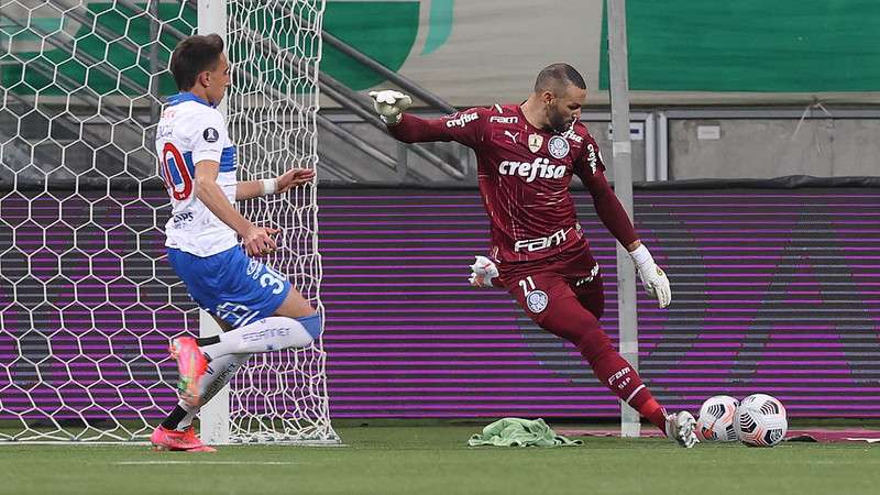 Weverton igualou recorde de Marcos na vitória do Palmeiras sobre a Universidad Católica