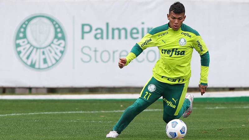 Gabriel Veron, do Palmeiras, em treino na Academia de Futebol