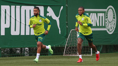 Jorge e Luiz Adriano fizeram treino à parte