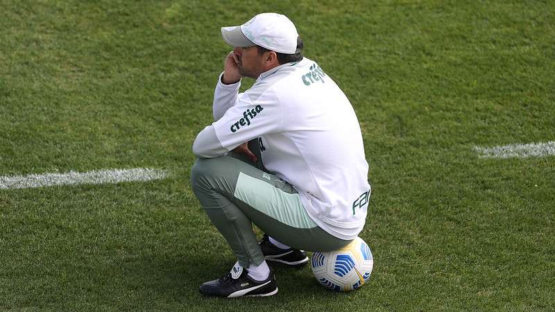 O técnico do Palmeiras, Abel Ferreira, em treino na Academia de Futebol