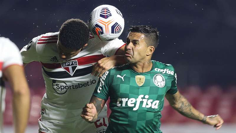 Dudu, do Palmeiras, durante partida contra o SPFC, no Morumbi