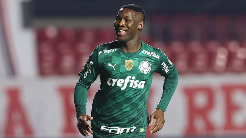 Patrick de Paula, do Palmeiras, comemora o gol marcado sobre o SPFC, no Morumbi