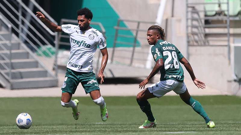 Danilo e Matheus Fernandes durante treino do Palmeiras no Allianz Parque