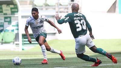Rony e Felipe Melo durante treino do Palmeiras no Allianz Parque