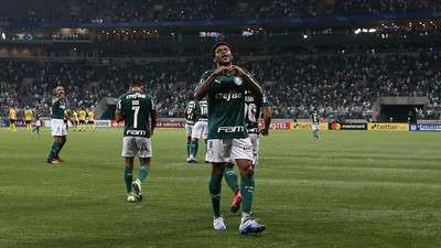 Luiz Adriano comemora um dos seus 3 gols marcados pelo Palmeiras contra o Guaraní-PAR, durante primeira partida válida pela segunda rodada, fase de grupos da Libertadores 2020, no Allianz Parque.