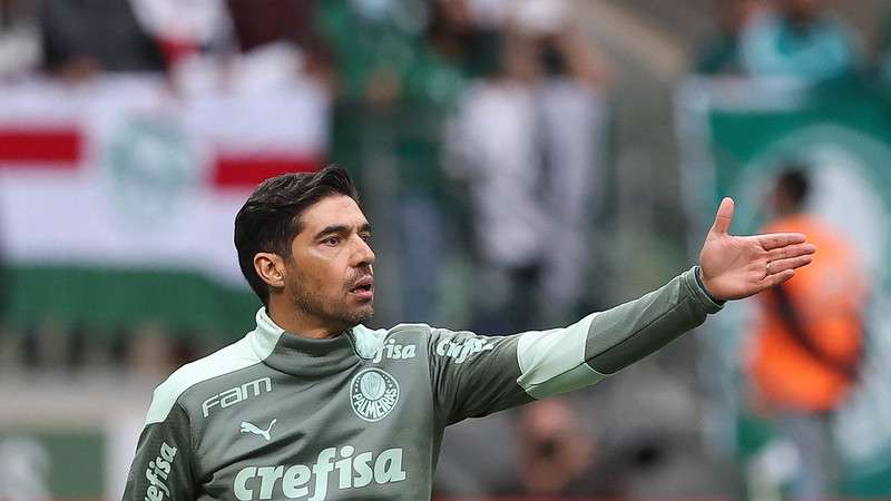 Abel Ferreira em jogo do Palmeiras contra o Internacional, durante partida válida pela vigésima sétima rodada do Brasileirão 2021, no Allianz Parque.