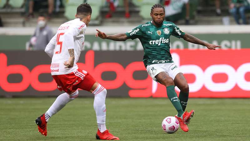 Luiz Adriano em jogo do Palmeiras contra o Internacional, durante partida válida pela vigésima sétima rodada do Brasileirão 2021, no Allianz Parque.