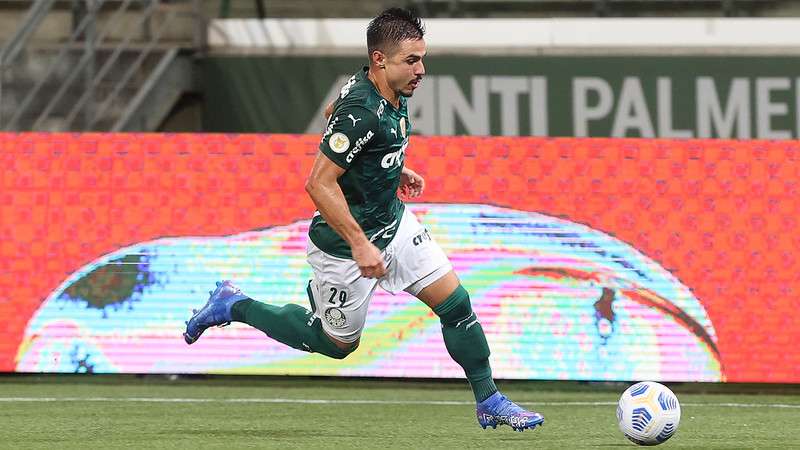 Willian em jogo do Palmeiras contra o Sport, durante partida válida pela vigésima oitava rodada do Brasileirão 2021, no Allianz Parque.