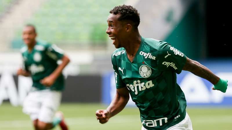 Kevin comemora seu gol na segunda partida entre Palmeiras e Internacional, válida pelas quartas de final do Campeonato Brasileiro Sub-20, no Allianz Parque.