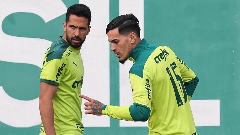 Luan e Gustavo Gómez durante treinamento do Palmeiras, na Academia de Futebol.