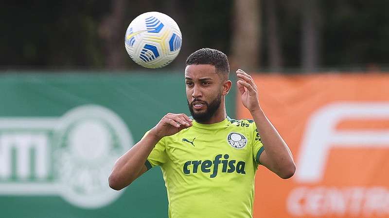 Jorge durante treinamento do Palmeiras na Academia de Futebol.