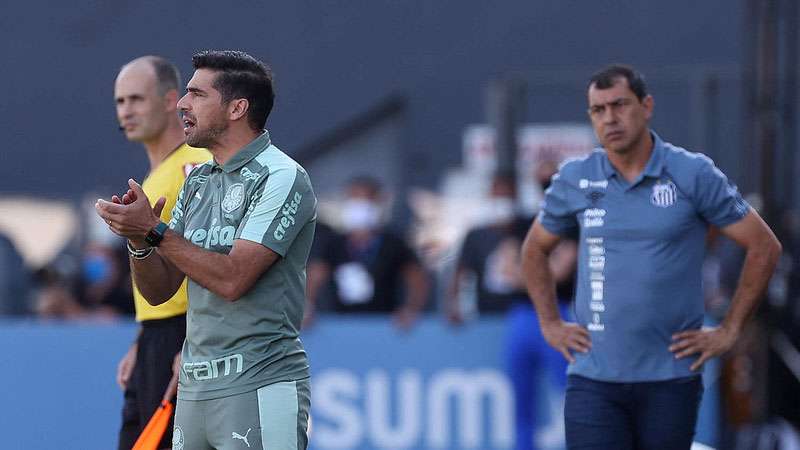 Abel Ferreira em jogo do Palmeiras contra o Santos, durante partida válida pela trigésima rodada do Brasileirão 2021, na Vila Belmiro.