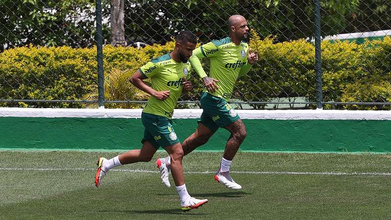 Jorge e Felipe Melo durante treinamento do Palmeiras, na Academia de Futebol.