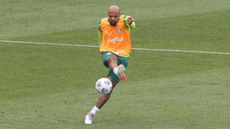 Felipe Melo durante treino coletivo do Palmeiras, na Academia de Futebol.