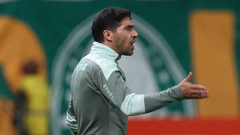 Abel Ferreira em jogo do Palmeiras contra o Atlético-GO, durante partida válida pela trigésima primeira rodada do Brasileirão 2021, no Allianz Parque.