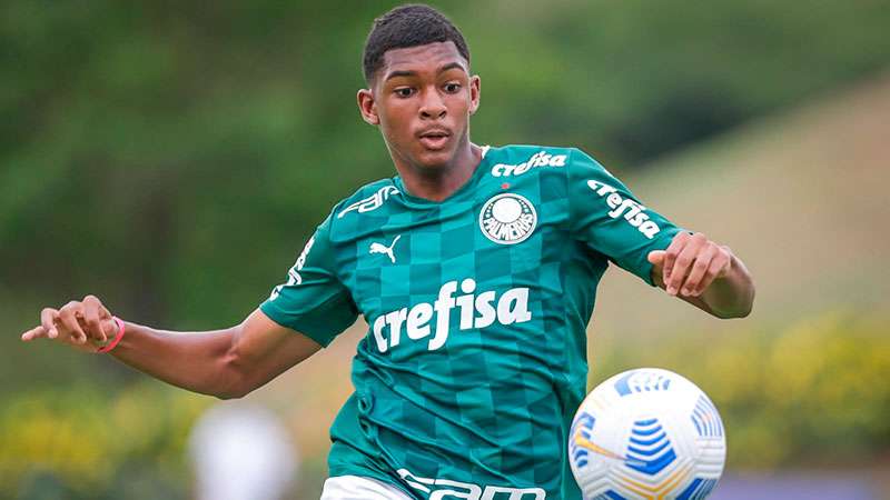 Sub-15 do Palmeiras goleia Botafogo e enfrenta o SCCP na final da Nike Premier Cup, o meio-campista Luis Guilherme marcou duas vezes e chegou a seis gols na competição.