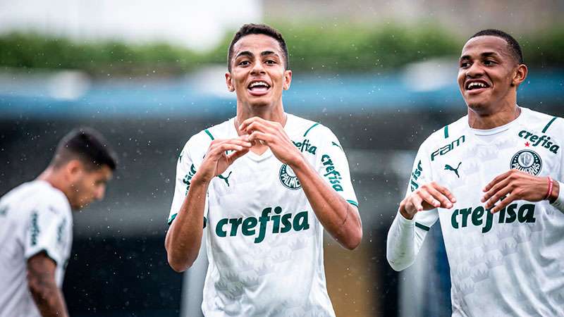 Giovani marcou duas vezes pelo Sub-20 do Palmeiras na vitória por 4x0 sobre o São Caetano em jogo de ida válido pelas oitavas de final do Campeonato Paulista da categoria.
