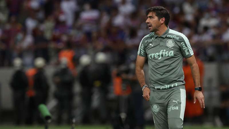 Abel Ferreira em jogo do Palmeiras contra o Fortaleza, durante partida válida pela trigésima quarta rodada do Brasileirão 2021, na Castelão.