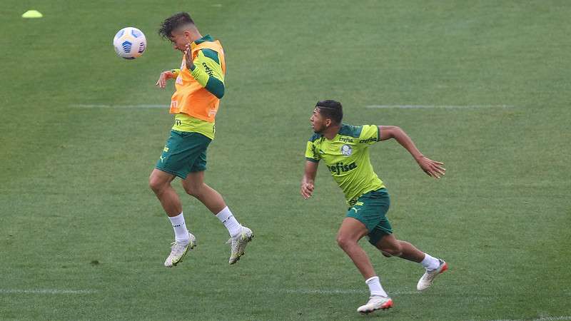 Palmeiras faz treino técnico na Academia de Futebol