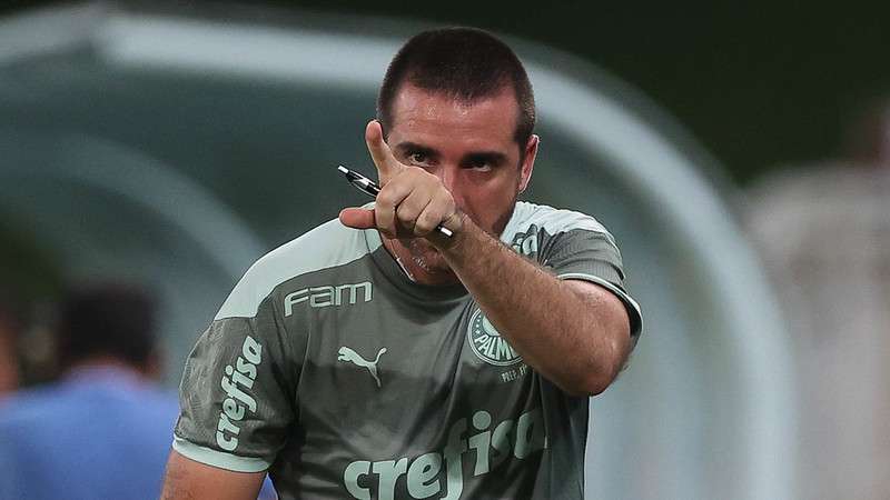 João Martins em jogo do Palmeiras contra o Cuiabá, durante partida válida pela trigésima sexta rodada do Brasileirão 2021, na Arena Pantanal.