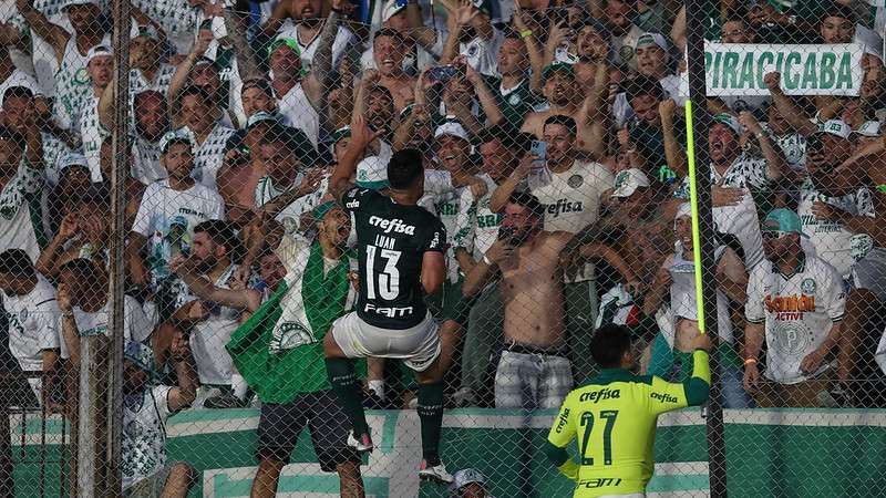 Luan nas comemorações do Palmeiras pela conquista da Copa Libertadores 2021.