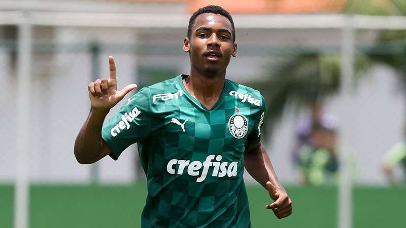 Sub-15 e Sub-17 do Palmeiras avançam à semifinal do Campeonato Paulista. O atacante Allan abriu o placar da vitória do Sub-17 pelo Paulista.