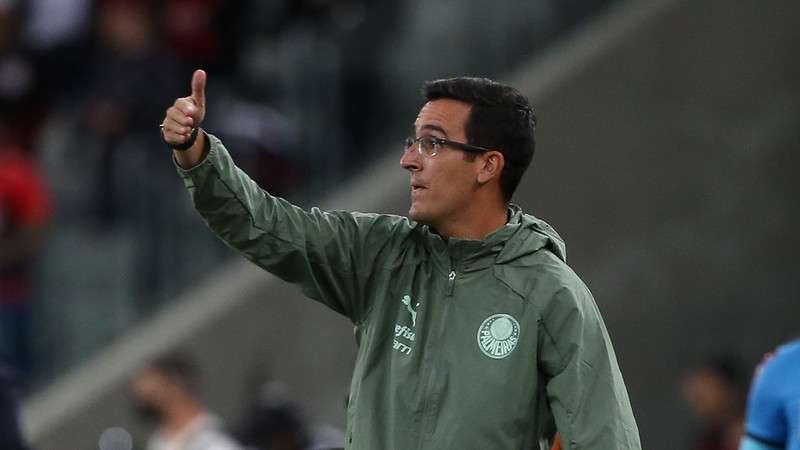 Paulo Victor em jogo do Palmeiras contra o Athletico-PR, durante partida válida pela trigésima sétima rodada do Brasileirão 2021, na Arena da Baixada.