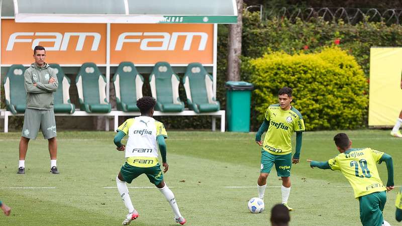 Atletas do Palmeiras durante treino na Academia de Futebol, em São Paulo-SP.