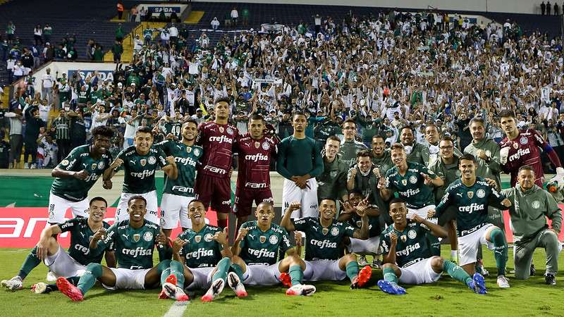 Crias da Academia comemoram vitória após partida entre Palmeiras e Ceará, válida pela trigésima oitava rodada, do Brasileirão 2021, na Arena Barueri, em Barueri-SP.