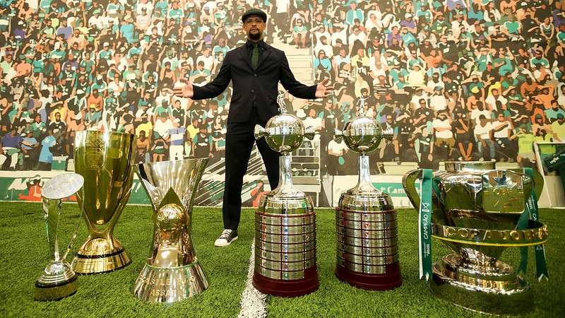 Homenagem na despedida para Felipe Melo, na Academia de Futebol, em São Paulo-SP.