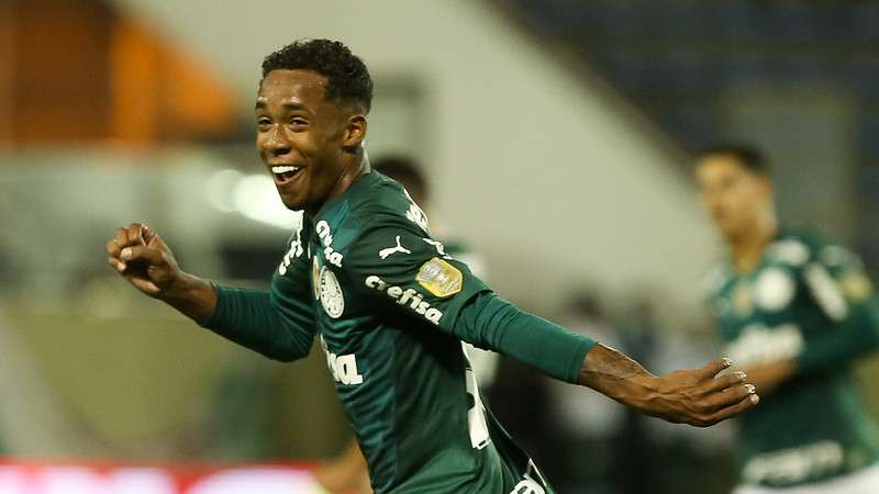 Kevin comemora seu gol durante partida entre Palmeiras e Ceará, válida pela trigésima oitava rodada, do Brasileirão 2021, na Arena Barueri, em Barueri-SP.