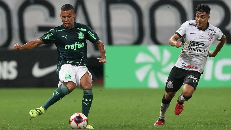 Garcia em jogo do Palmeiras contra o SCCP, durante partida válida pela segunda rodada do Paulistão 2021, no Itaquerão.