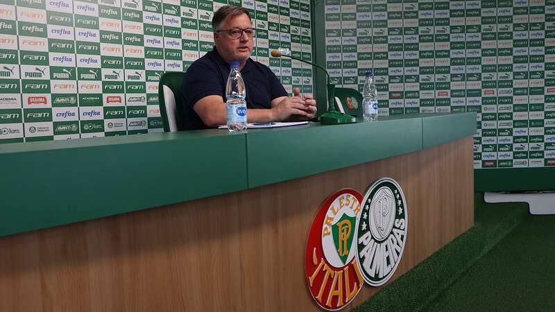 O diretor de futebol do Palmeiras Anderson Barros, concede entrevista coletiva, na Academia de Futebol.