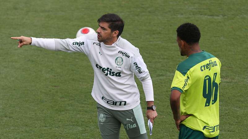 Abel Ferreira e Jailson, durante treinamento do Palmeiras, na Academia de Futebol.