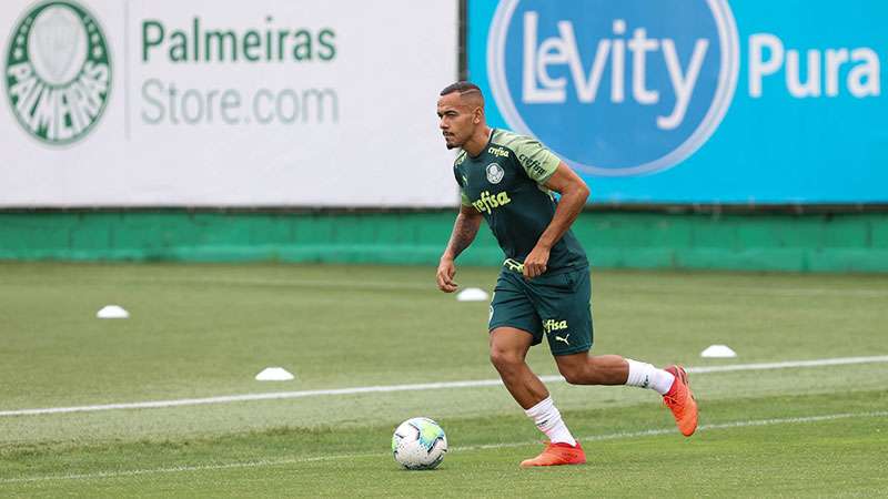 Rafael Elias durante treino do Palmeiras na Academia de Futebol.