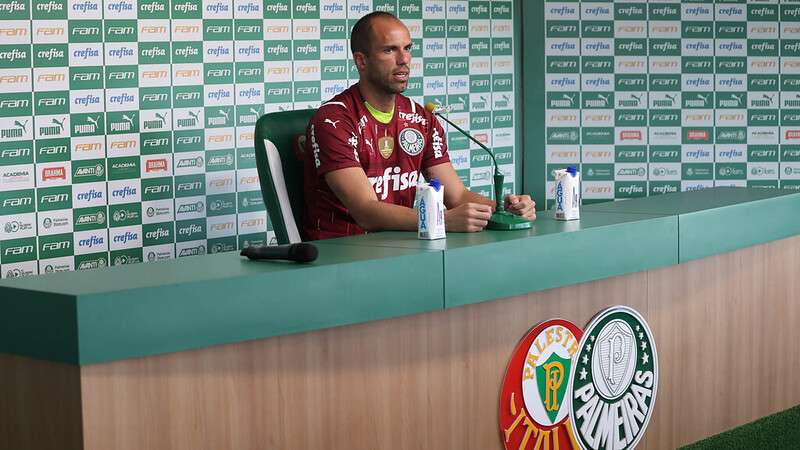 Marcelo Lomba é oficialmente apresentado no Palmeiras, na Academia de Futebol.