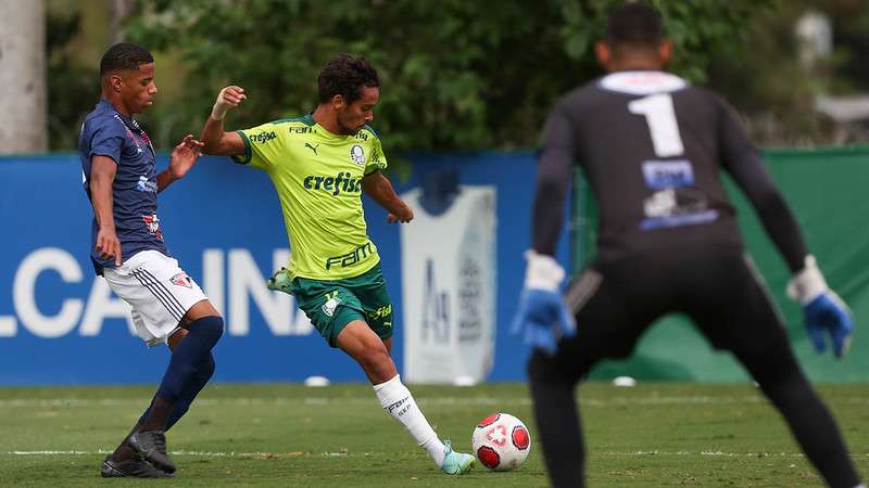 Gustavo Scarpa durante jogo-treino do Palmeiras contra o EC Primavera, na Academia de Futebol.