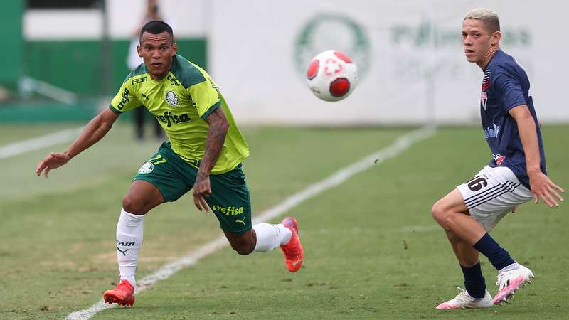 Gabriel Veron, da SE Palmeiras, durante jogo-treino contra a equipe do Primavera, na Academia de Futebol.