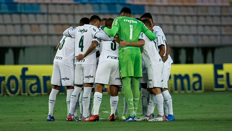 Palmeiras marcou cinco vezes e avançou às semifinais da Copinha.