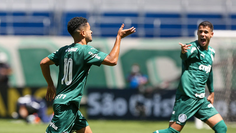 Gabriel Silva marcou duas vezes na final, sacramentando a vitória por 4x0 do Palmeiras sobre o Santos.