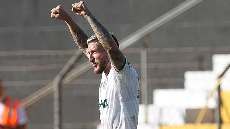 Zé Rafael do Palmeiras comemora seu gol contra o Novorizontino, durante partida válida pela fase de grupos do Paulistão 2022, no Estádio Dr. Jorge Ismael de Biase.