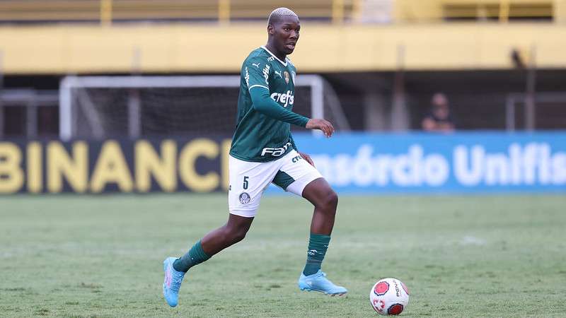 Patrick de Paula em jogo do Palmeiras contra o São Bernardo, durante partida válida pela segunda rodada do Paulistão, no Estádio Municipal Primeiro de Maio.