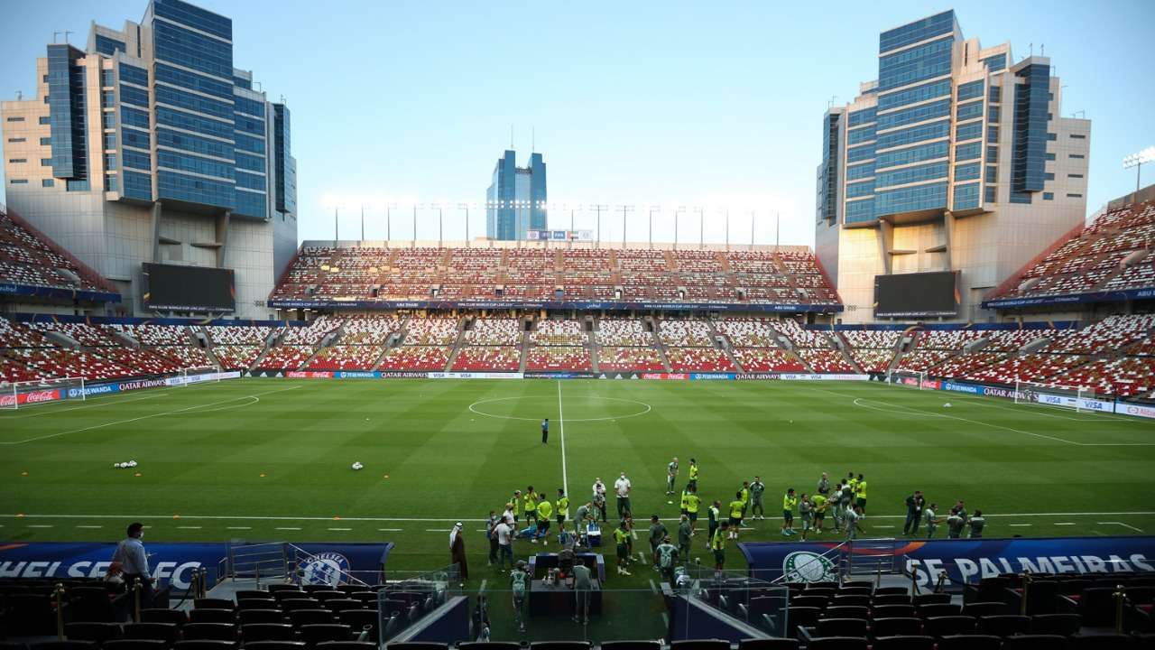 Palmeiras aprimora fundamentos antes da decisão contra o Chelsea. O elenco alviverde fez o reconhecimento de gramado no Mohammed Bin Zayed Stadium.