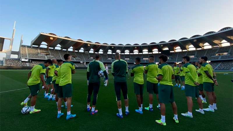 Elenco do Palmeiras faz primeiro treino em Abu Dhabi
